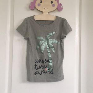 Green H&M size 6-8 tee